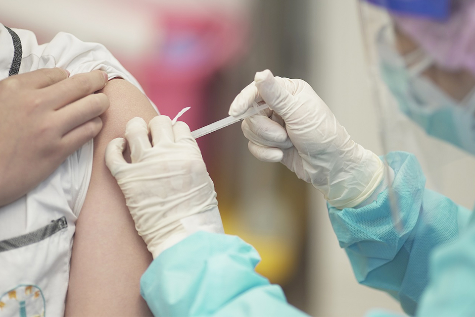 除了BNT疫苗疫，青少年該接種的疫苗還有哪些？ 專家整理1張圖表完整解析