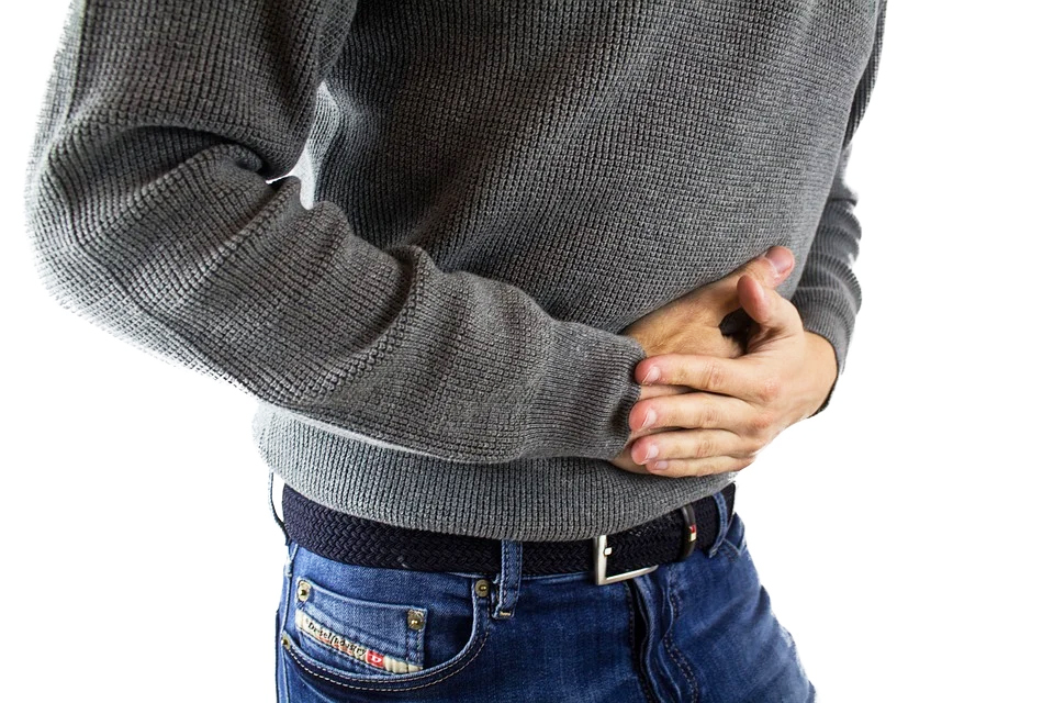 飲料不能代替白開水！ 小心沒補到水反而提高泌尿道結石風險引發腎水腫