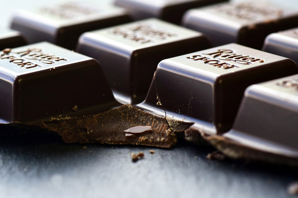 你喜歡吃巧克力嗎？研究發現：黑巧克力有益身體健康 也可降低這幾種疾病的風險