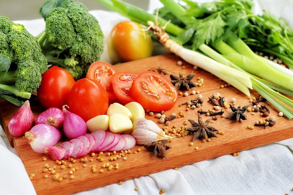 專家教你活到100歲的5種方法 運動、正念、不濫用抗生素、植物飲食、吃黑巧克力和大蒜